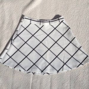Loft White and Black pattern skater skirt